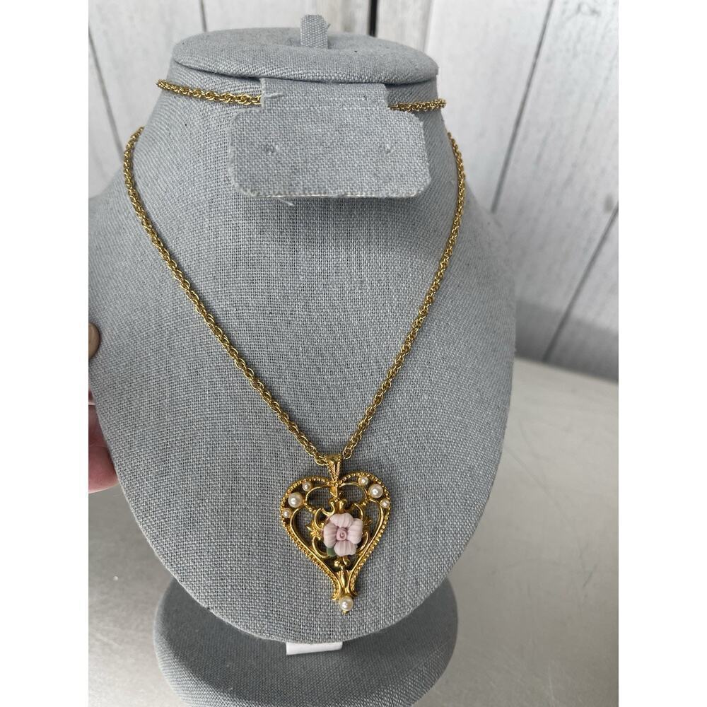 Vintage Avon Heart Necklace Pink Porcelain Rose Gold Tone Rope Chain Pearl 28 in